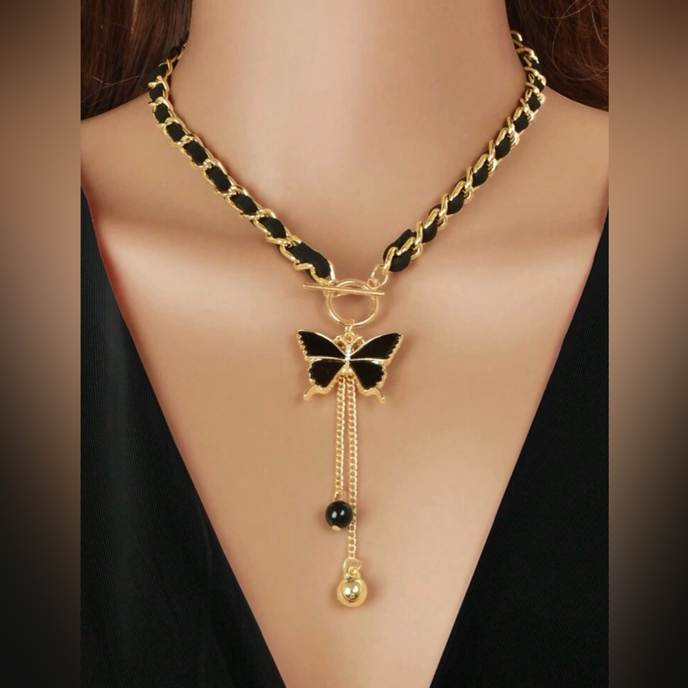 1pc Designer Stylish Butterfly Charm And Ball Pendant